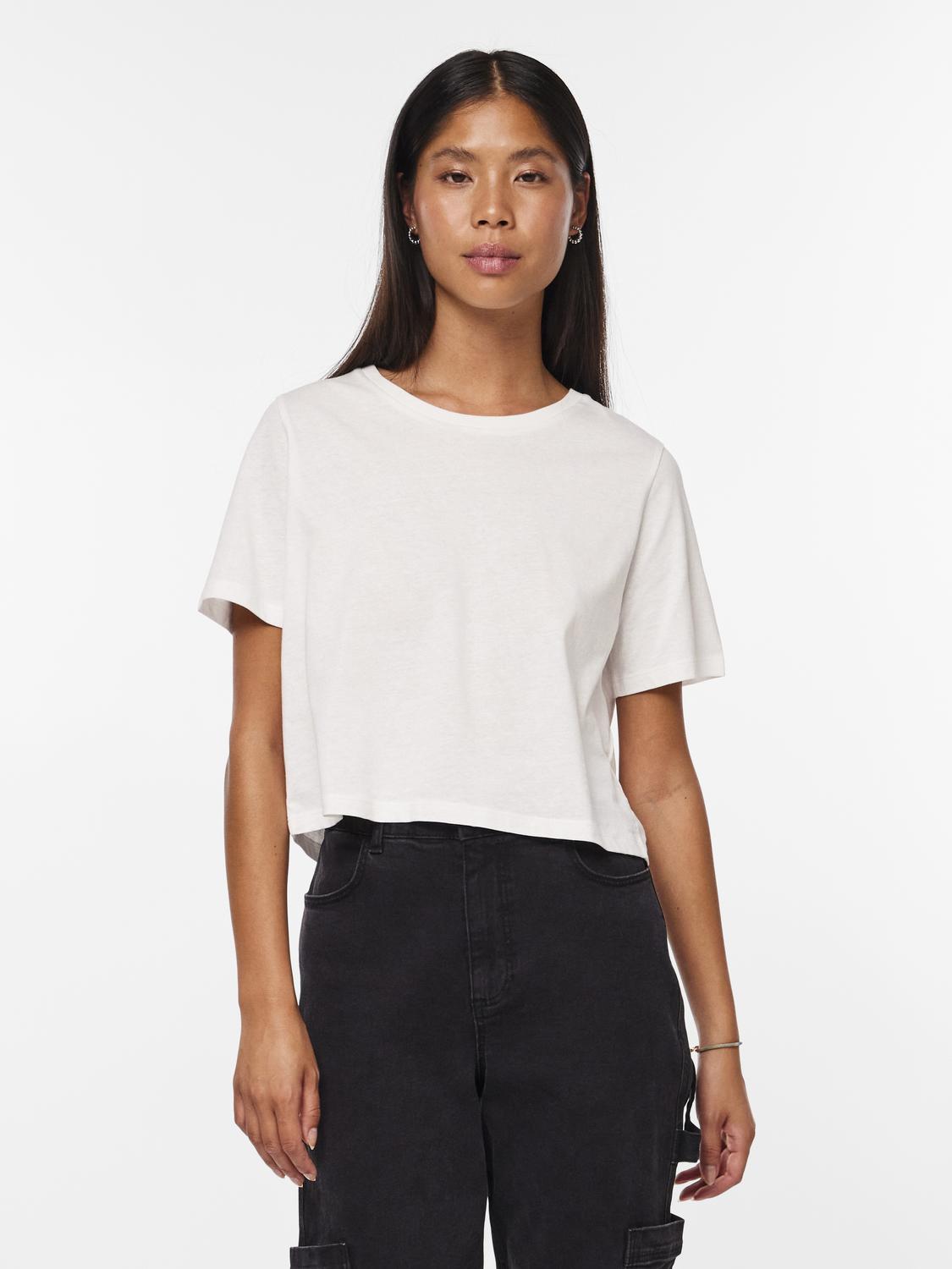 model_shot-front