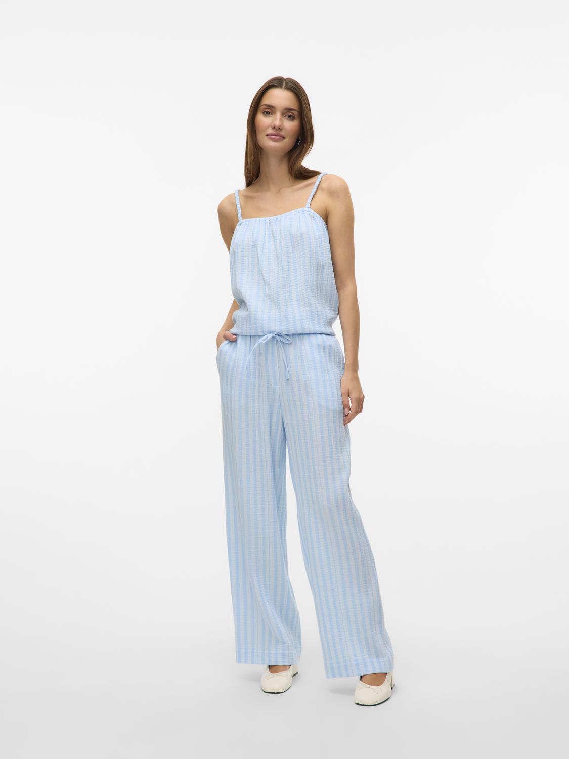 model_shot-front_full