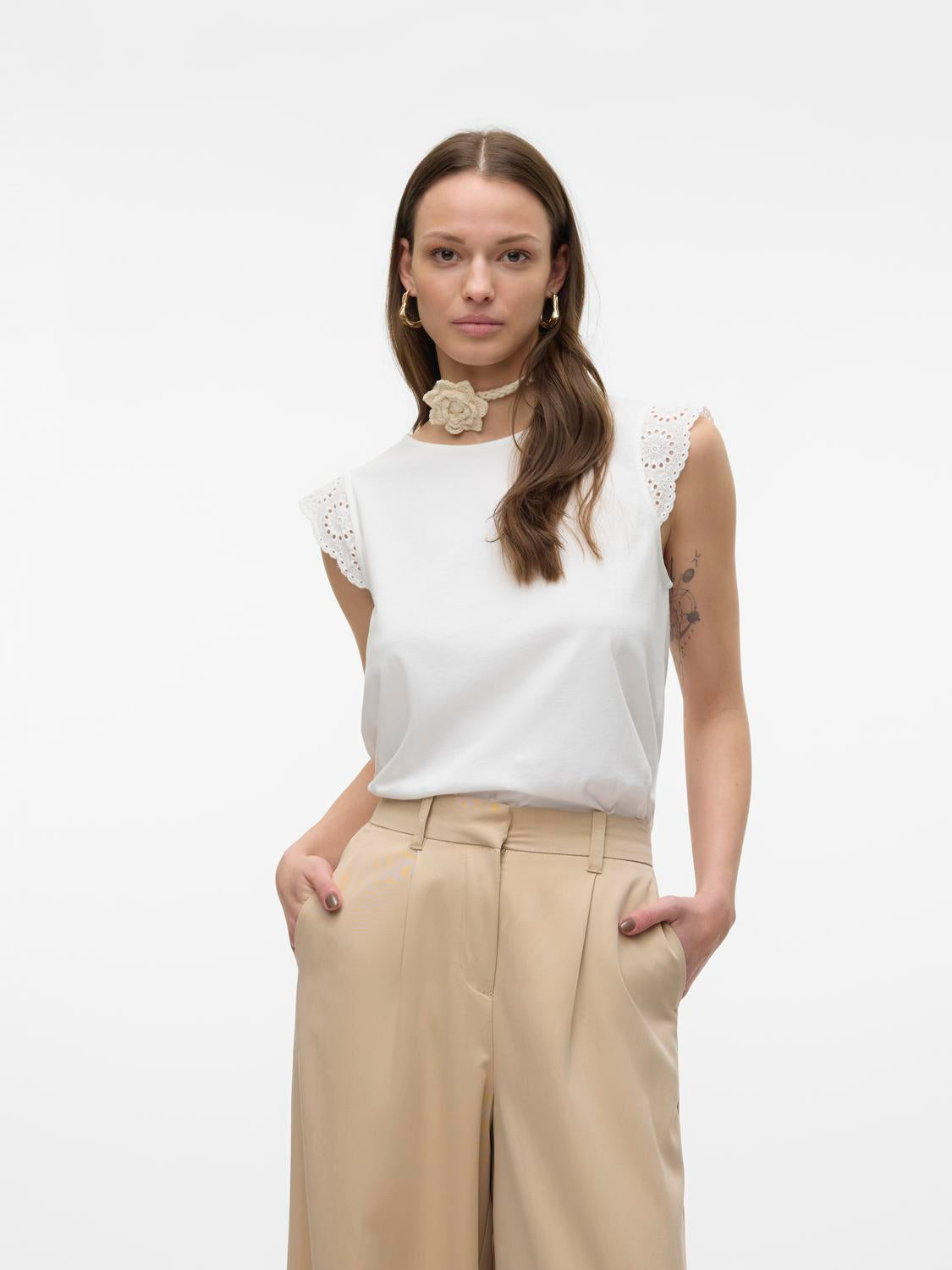 model_shot-front