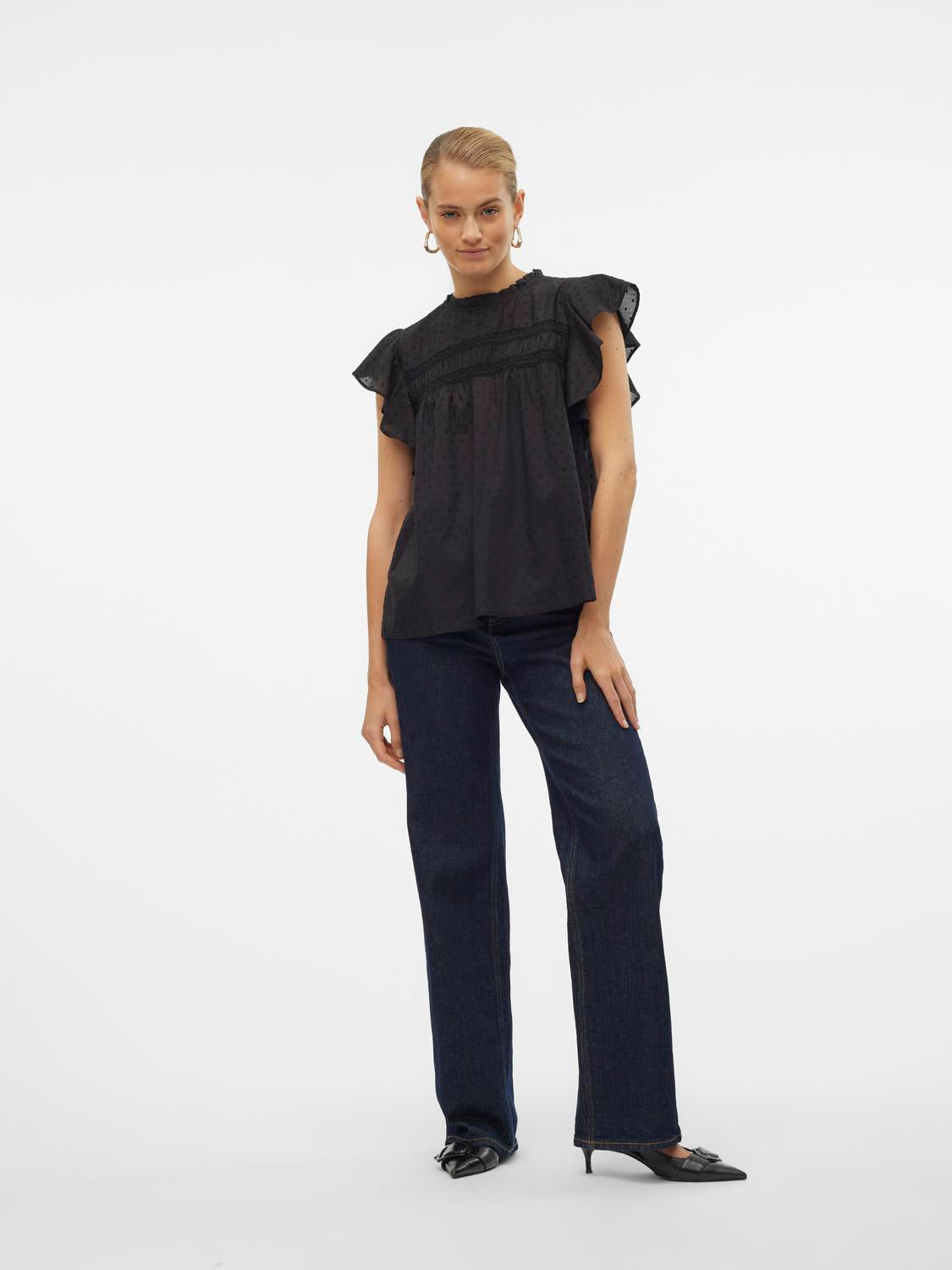 model_shot-front_full