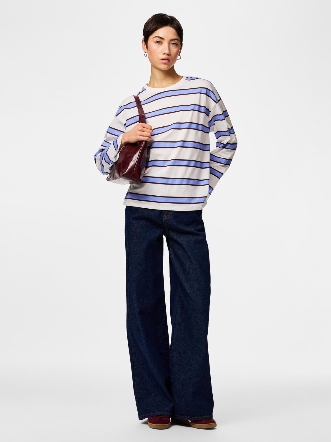 model_shot-front_full