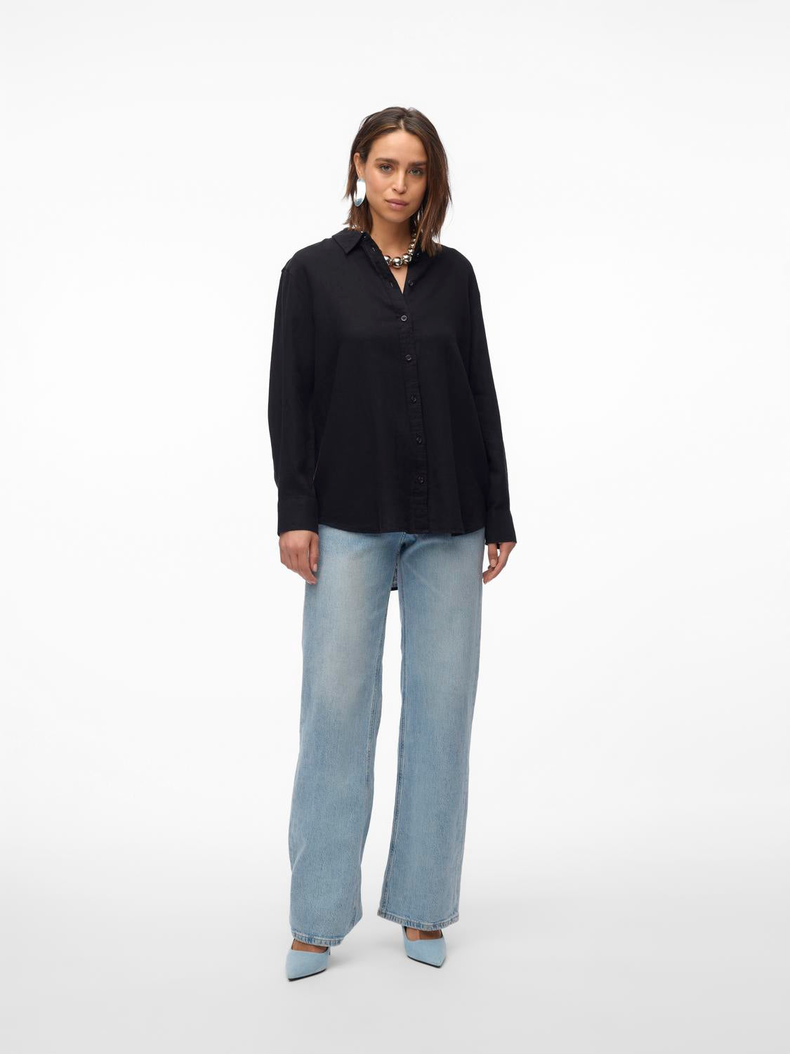 model_shot-front_full