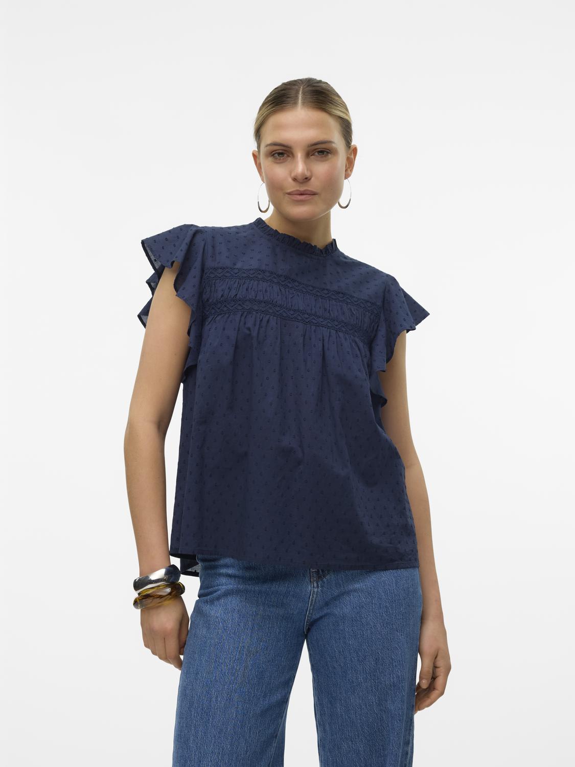model_shot-front