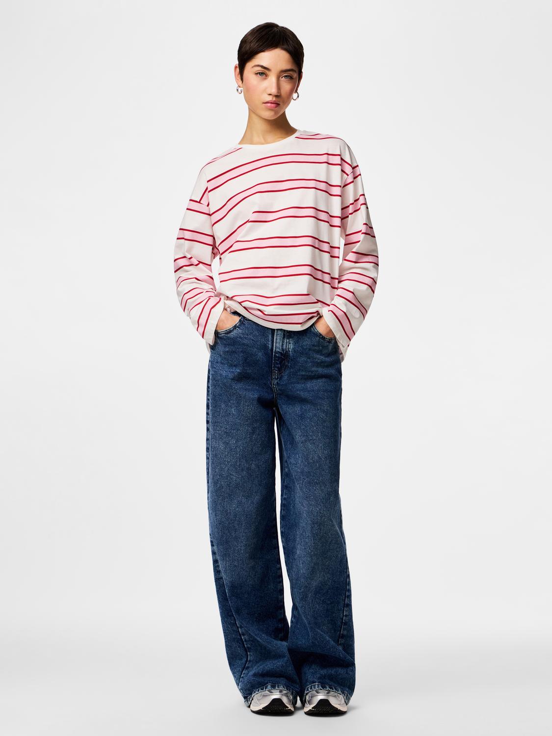 model_shot-front_full