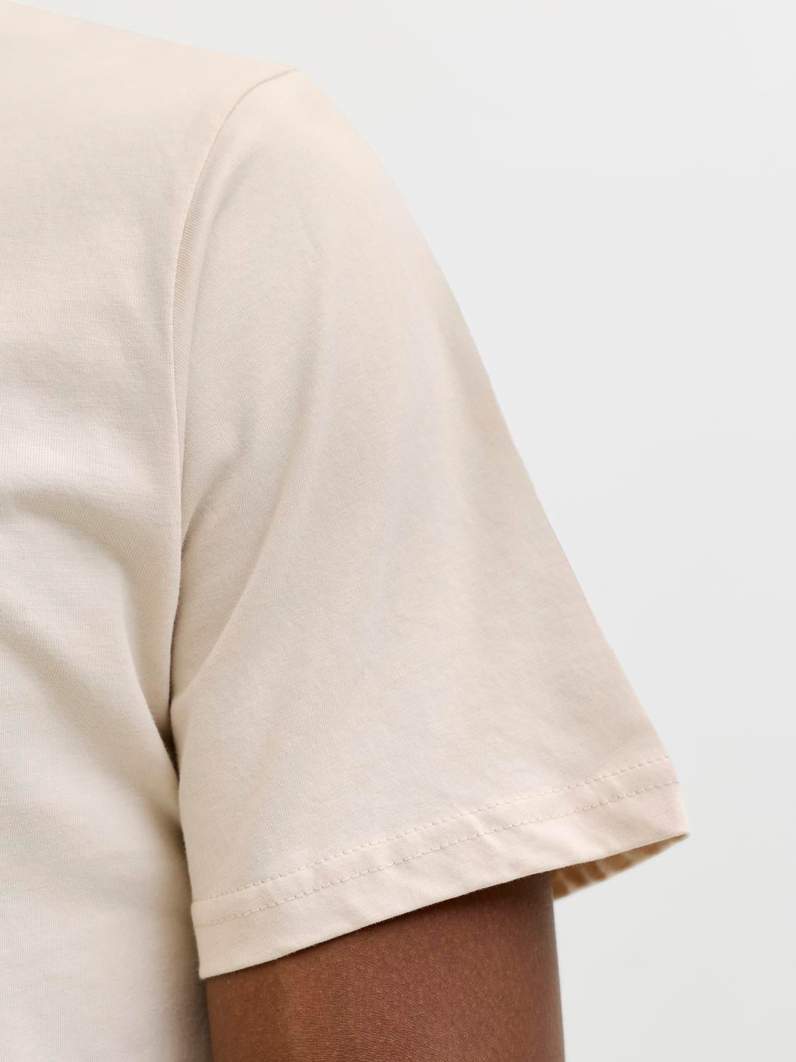 model_shot-detail